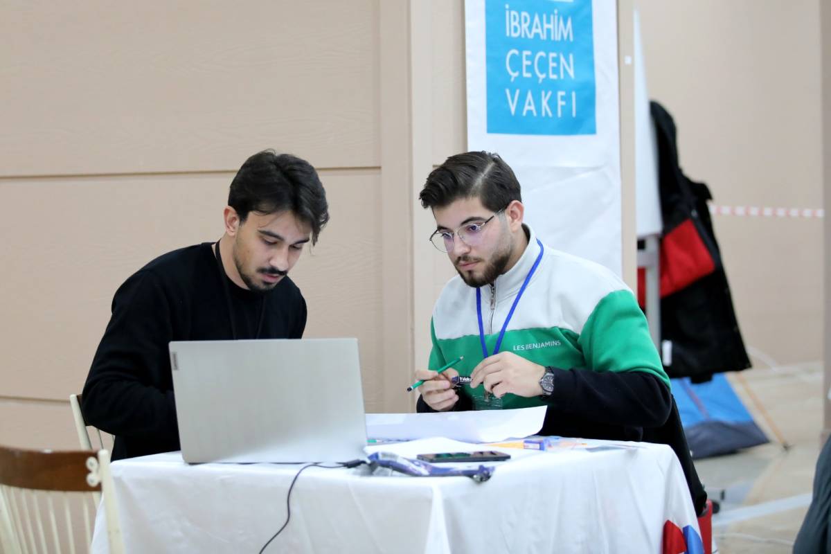 Ağrı’da bir ilk: Genç girişimciler Ağrı’da 54 saat boyunca projelerini geliştirdi