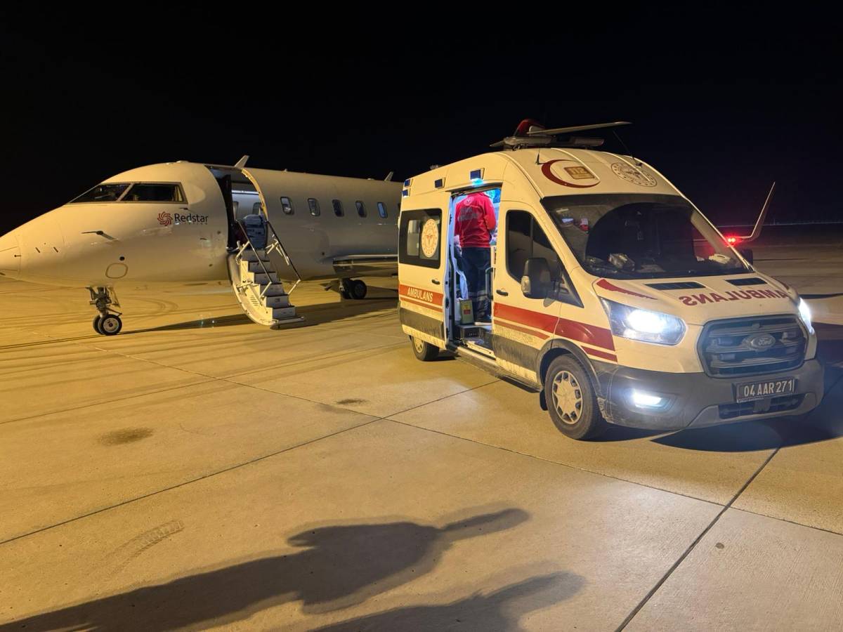 Ağrı’dan İstanbul’a Uçak Ambulansla Acil Sevk