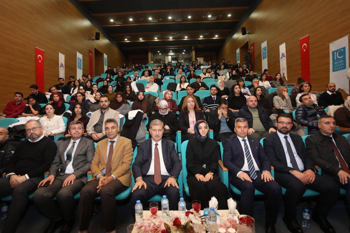 AİÇÜ’de Gastronomi Öğrencileri Beyaz Önlüklerini Giydi