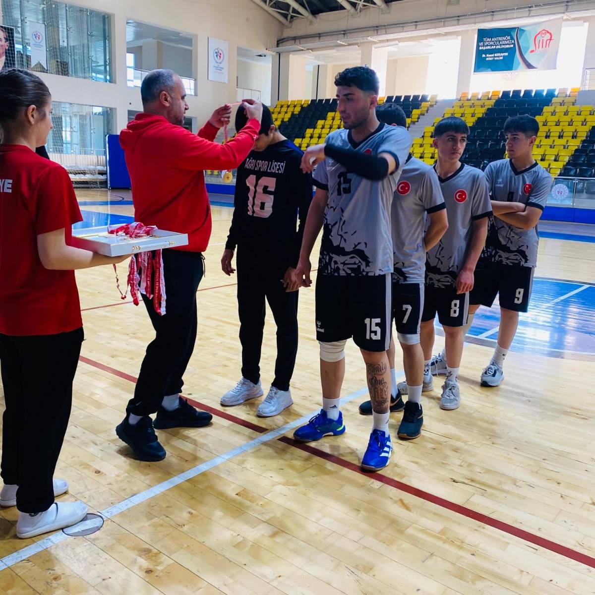 Ağrı Spor Lisesi hentbolda Türkiye yarı finallerine yükseldi