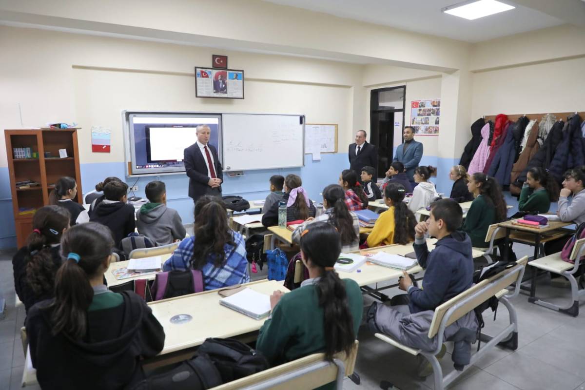 Ağrı İl Müdürü Kökrek Sahada: Diyadin’de Eğitim Nabzı Tuttu