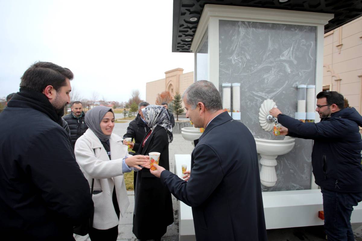 AİÇÜ’de “Çorba Çeşmesi” Hizmete Açıldı