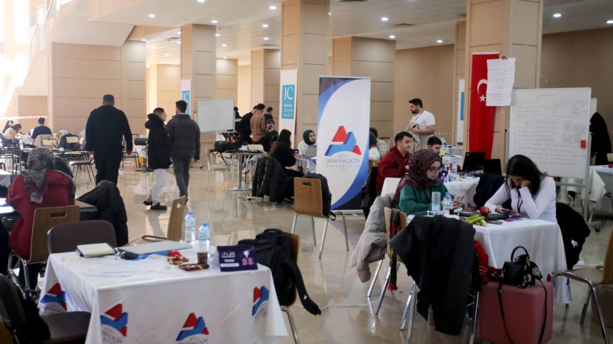 Ağrı’da bir ilk: Genç girişimciler Ağrı’da 54 saat boyunca projelerini geliştirdi