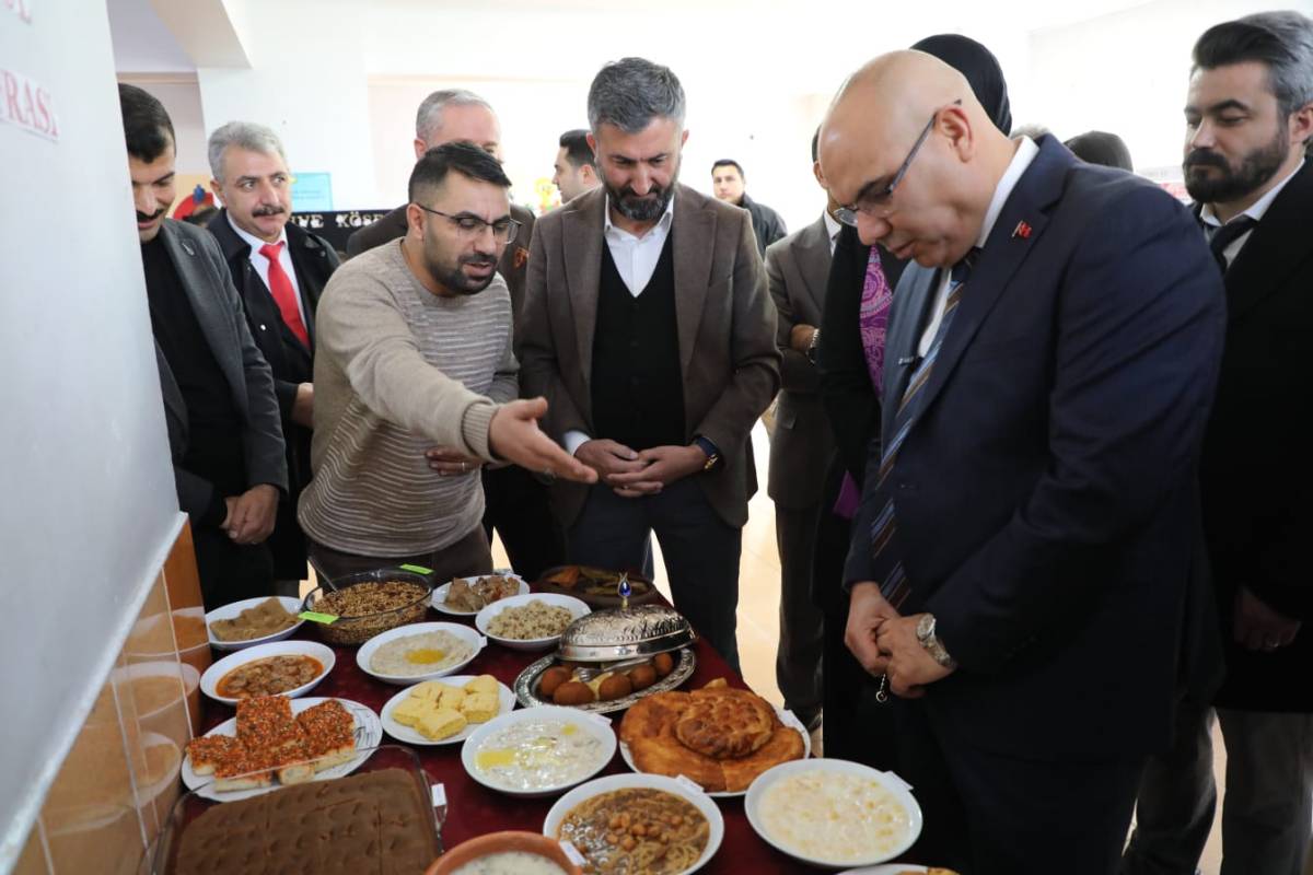 Ağrı’da öğrencilerden yerli üretime örnek sergi