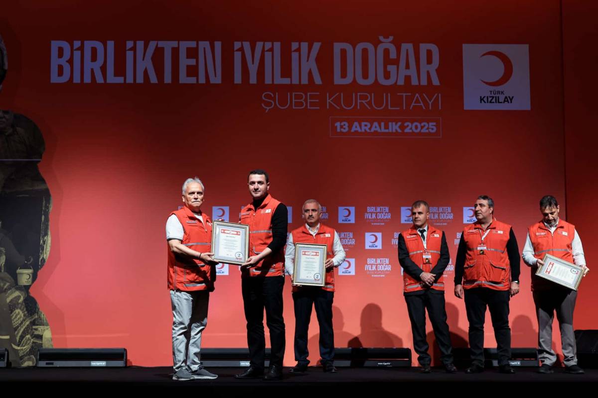 Ağrı Kızılay, 2024 Performans Ödüllerinde 13 Ödülle Döndü