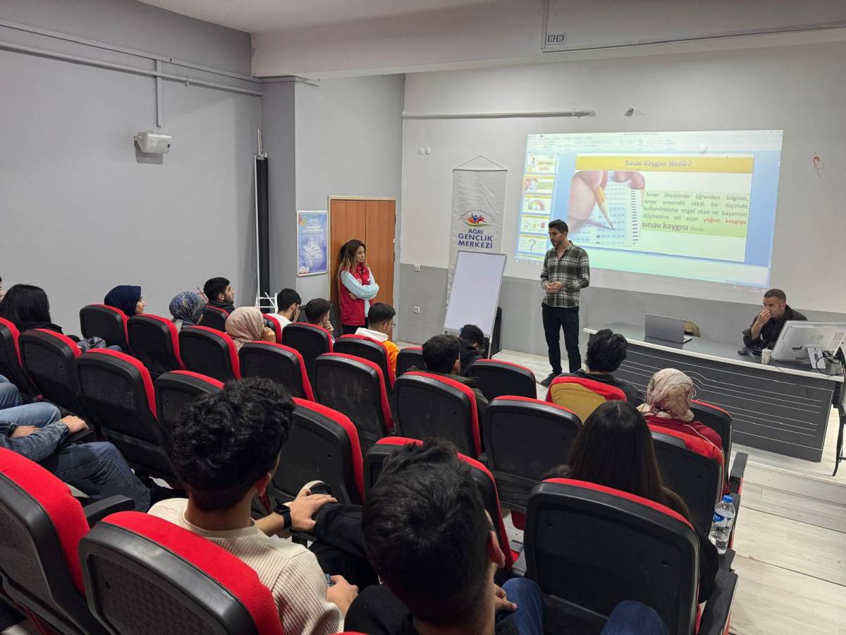 Ağrı’da Gençlere “Sınav Stresi ve Yönetimi” Eğitimi