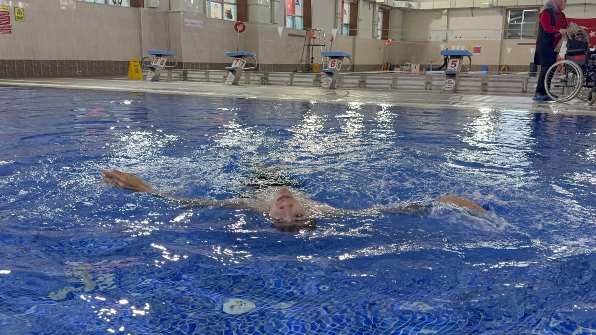 Engelli Çocuklar Ağrı’da Yüzme ile Hayata Tutunuyor