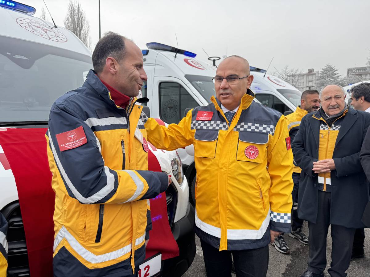 Ağrı’da Acil Sağlık Filosu 7 Yeni Ambulansla Güçlendi