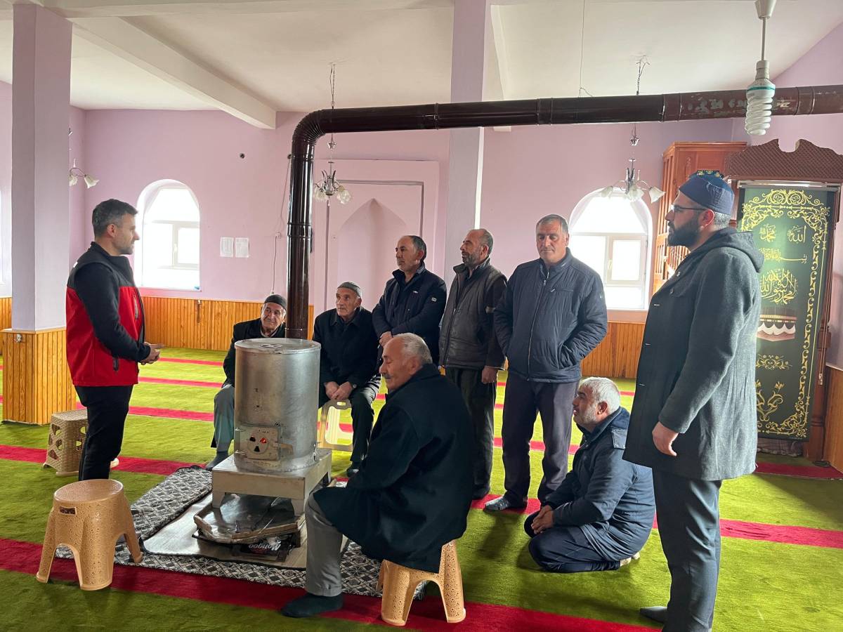 Ağrı’da “Cuma Buluşmaları”nda Çiftçilerle Sahada Görüşüldü