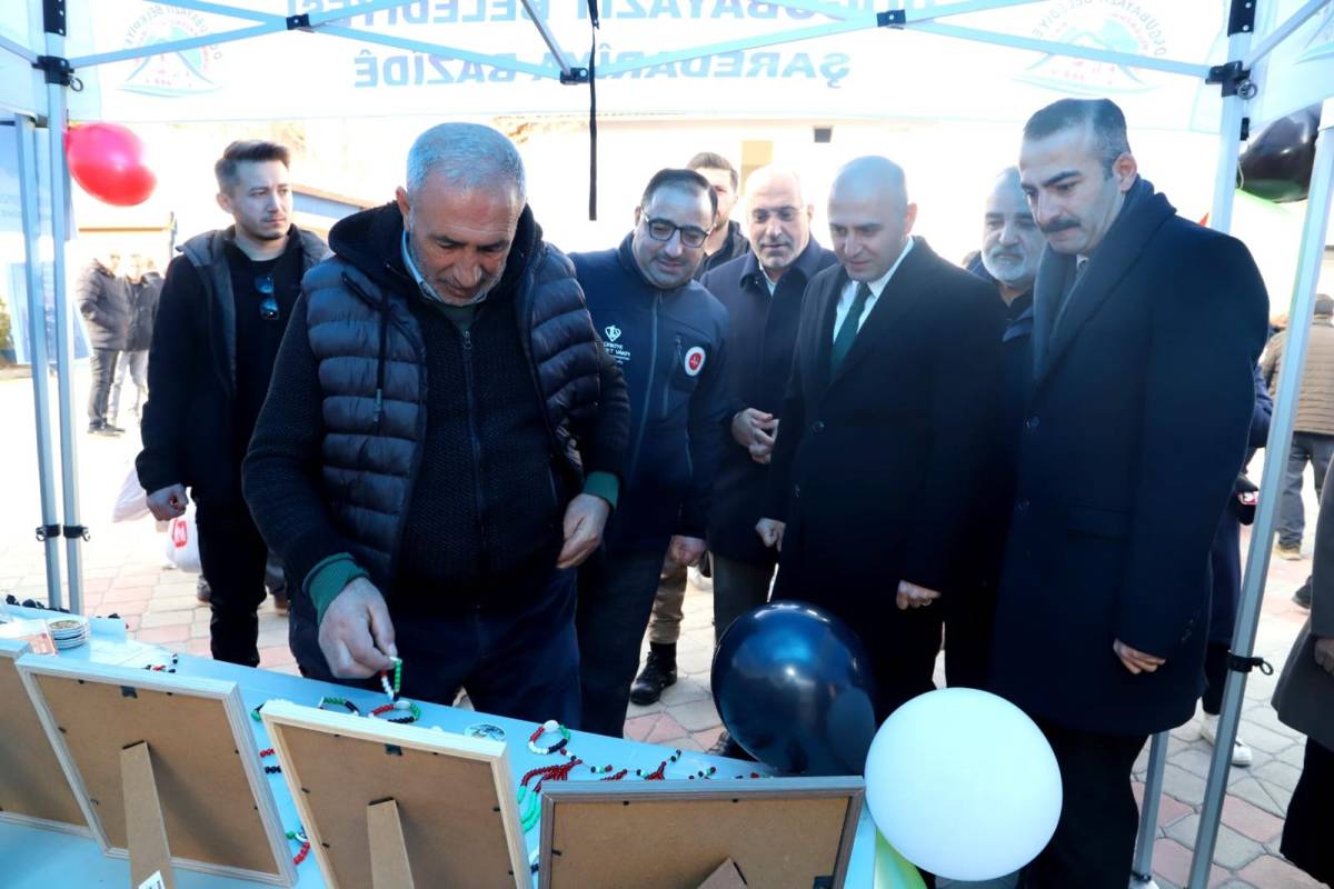 DOĞUBAYAZIT’TA FİLİSTİN İÇİN HAYIR ÇARŞISI AÇILDI