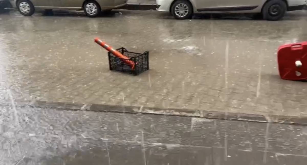 Ağrı’da Sağanak Yağmur Gün Boyu Sürdü