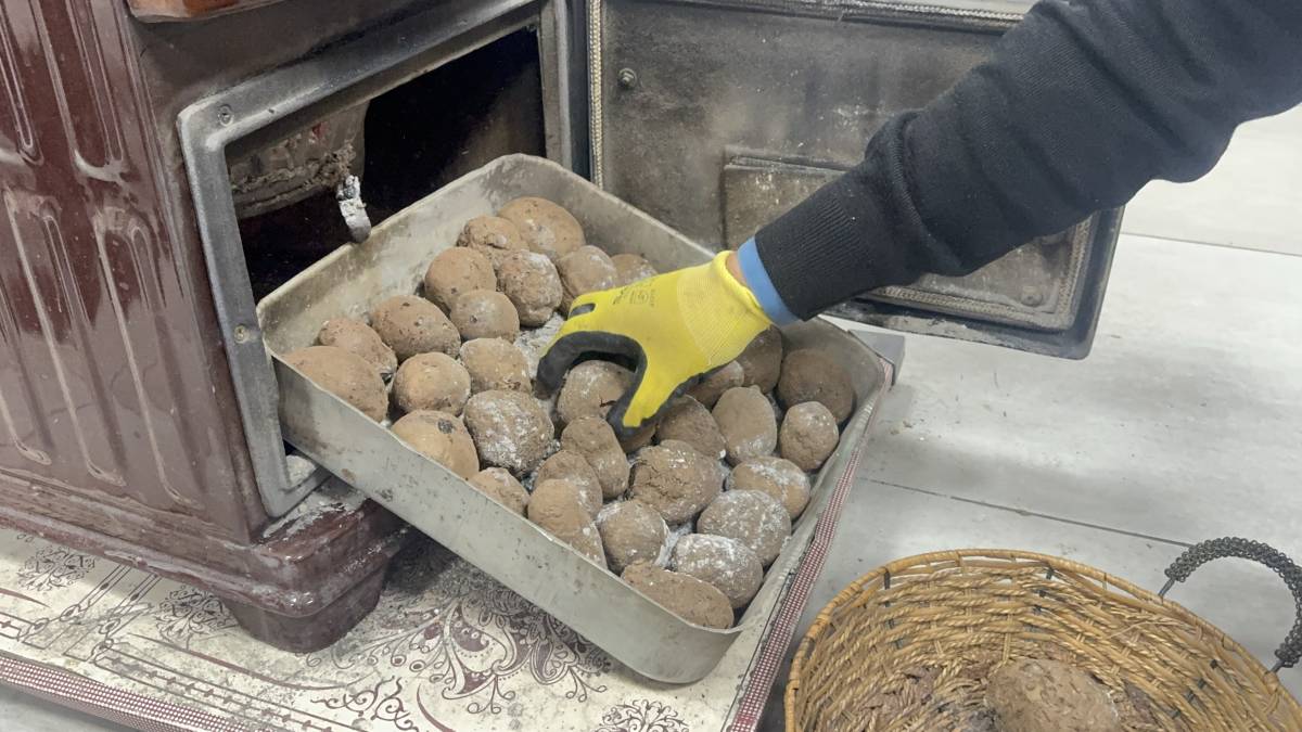 Ağrı’da Köz Patates Geleneği Sürüyor