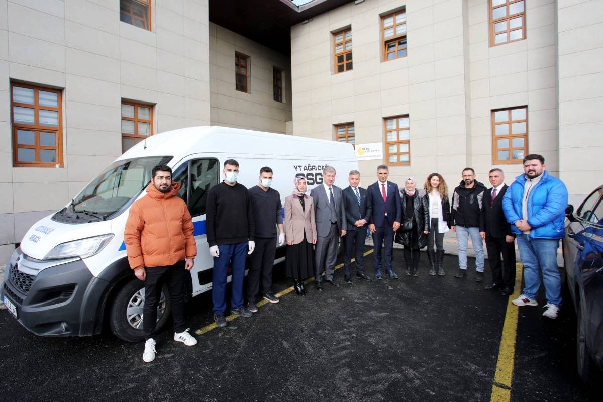 AİÇÜ’de Mobil Araçla Sağlık Taraması Uygulanıyor