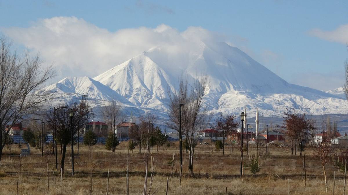Kösedağ’ın karlı manzarası göz kamaştırdı