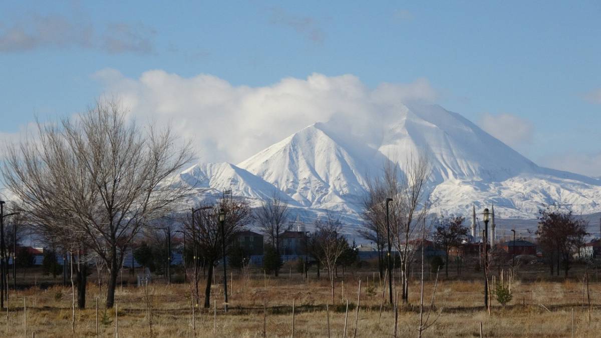 Kösedağ’ın karlı manzarası göz kamaştırdı