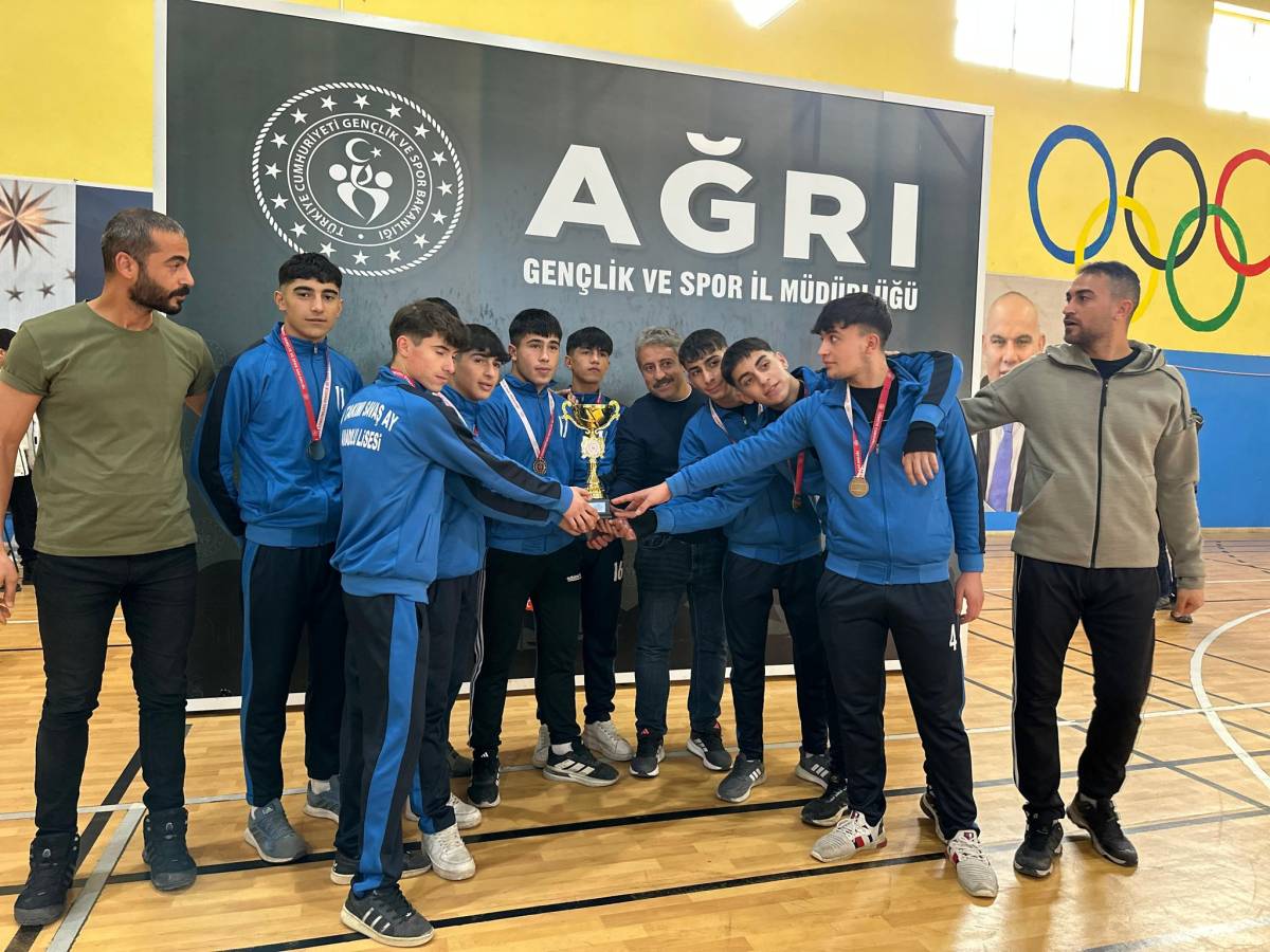 Gençlerin Voleybol Heyecanı Ağrı’da Final Maçlarıyla Taçlandı