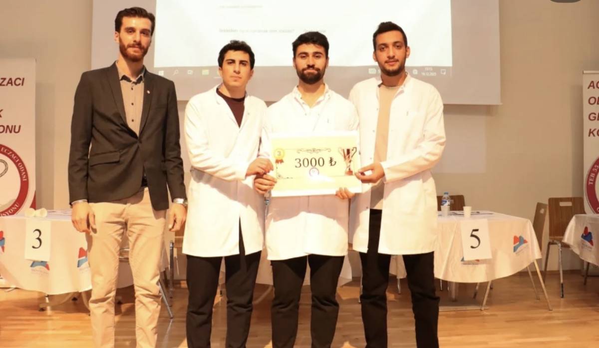 Ağrı’da Geleceğin Eczacıları Bilgi Yarışmasında Buluştu