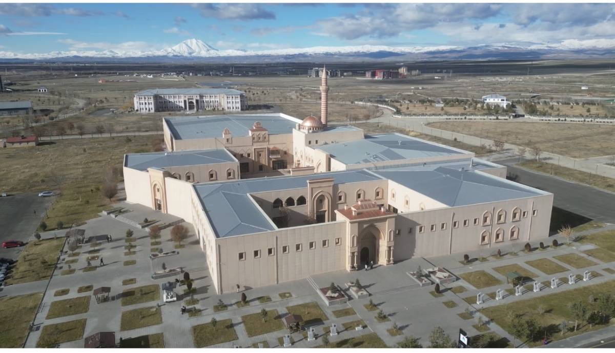 Osmanlı Mimarisi AİÇÜ Kütüphanesinde Yaşatılıyor