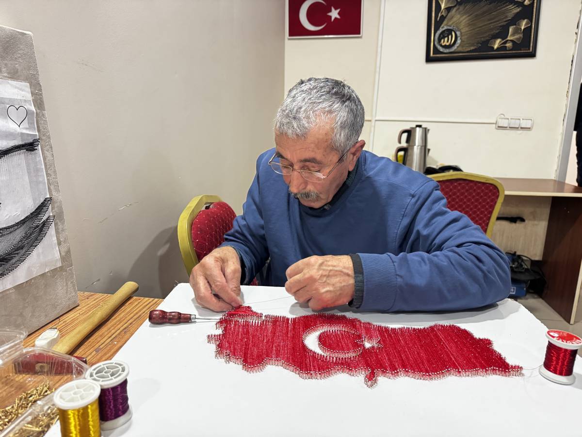 Ağrı’da Kızı Sayesinde 80 Yaşında Filografiyle Tanıştı