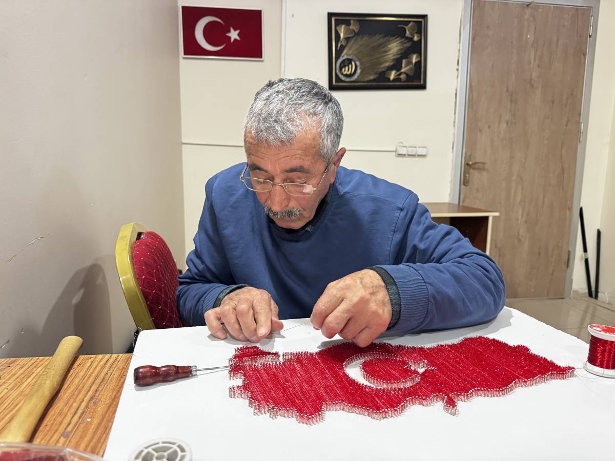 Ağrı’da Kızı Sayesinde 80 Yaşında Filografiyle Tanıştı