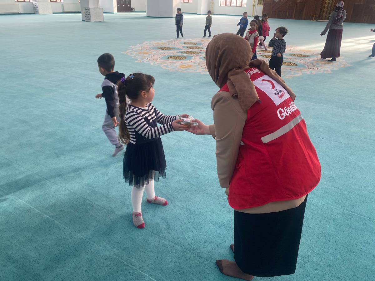 Ağrı Kızılay’dan Regaib Kandili Ziyareti