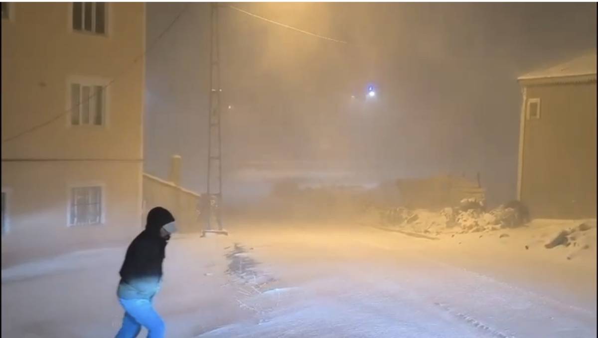 Taşlıçay’da kar fırtınası hayatı durma noktasına getirdi