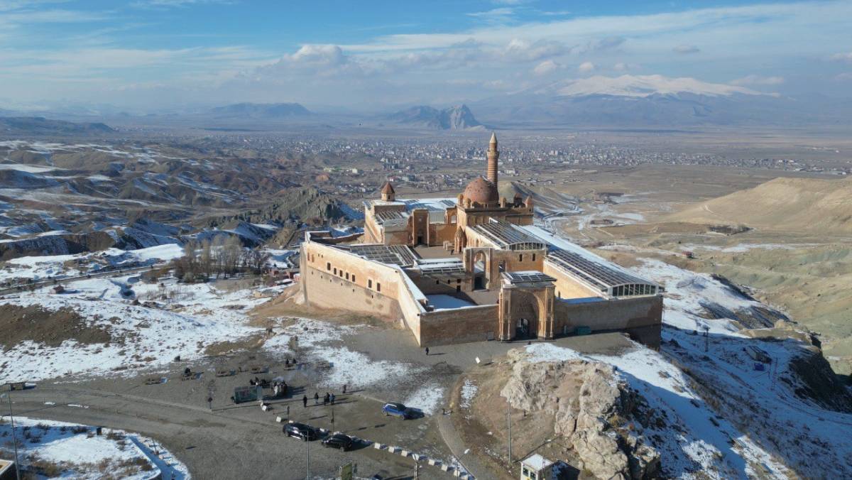 Ağrı’nın tarihi sarayı 2025’te 200 bini aşkın misafirini ağırladı