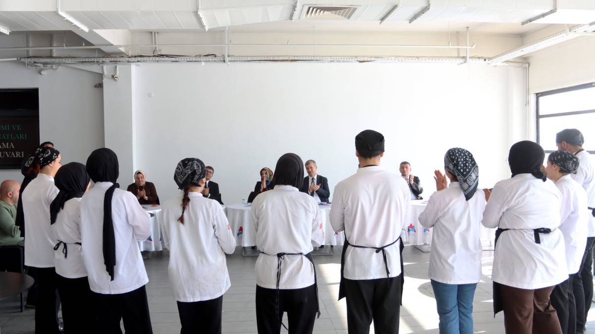 AİÇÜ’de Dünya Mutfağı Mezuniyet Projeleriyle Tanıtıldı