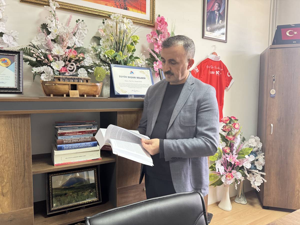 Ağrı Dağı’nda buzul alanı her geçen yıl daralıyor