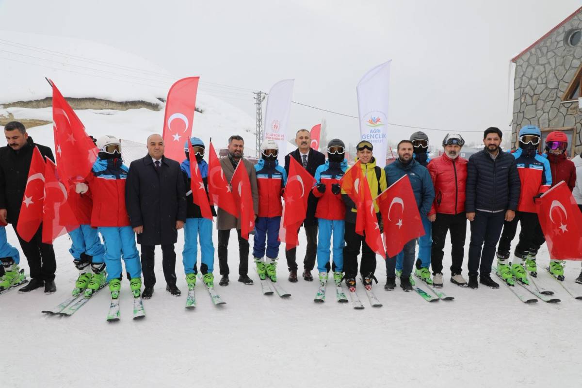 GSB Gençlik Kış Kulübü Ağrı’da Sona Erdi