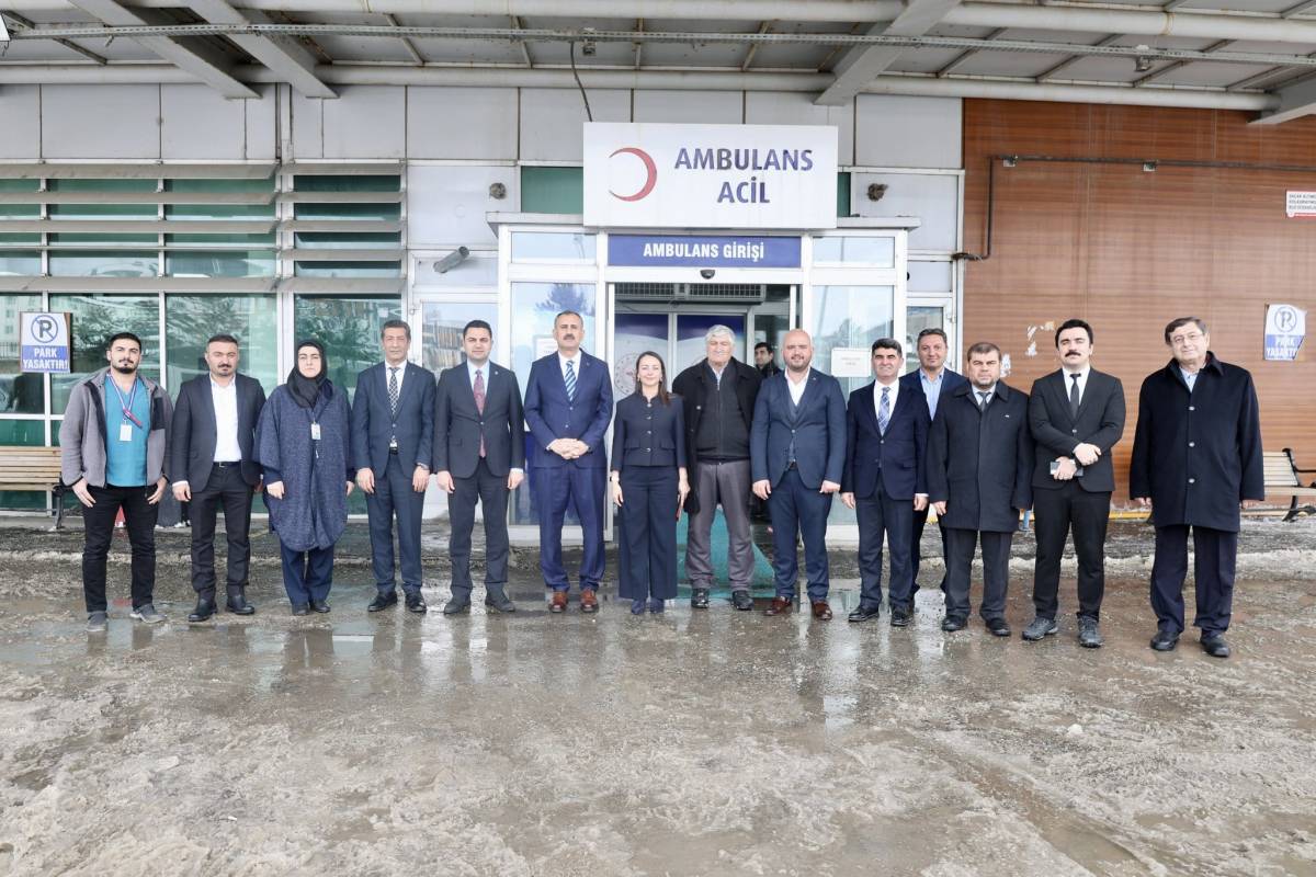 Ağrı’nın yeni valisi ayağının tozuyla sahaya indi