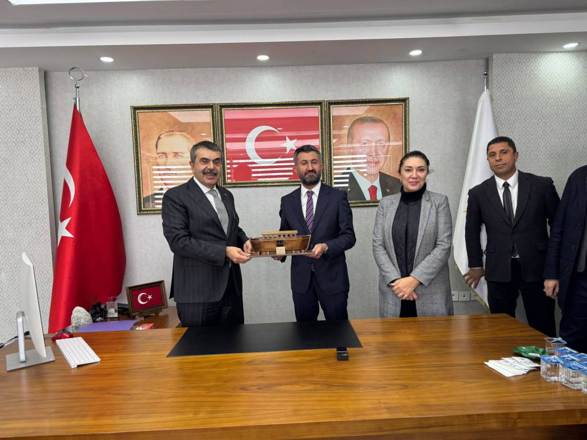 Bakan Tekin AK Parti Ağrı İl Başkanlığı’nı Ziyaret Etti