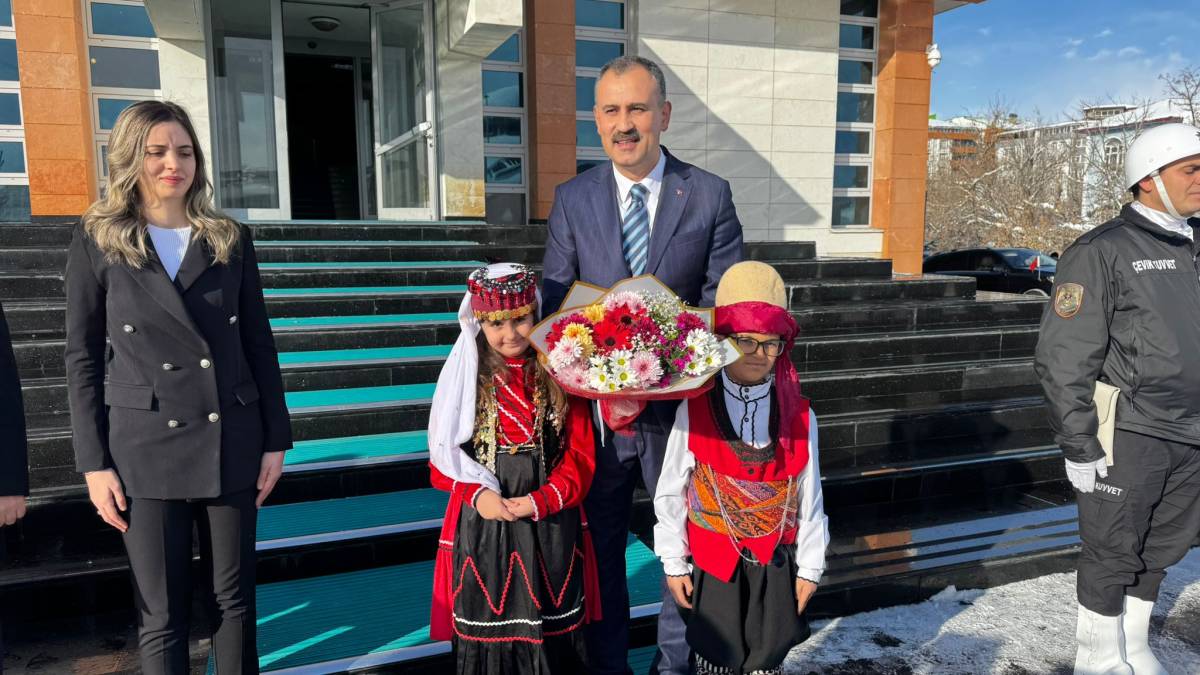 Ağrı’da Valisi Önder Bozkurt Göreve Başladı