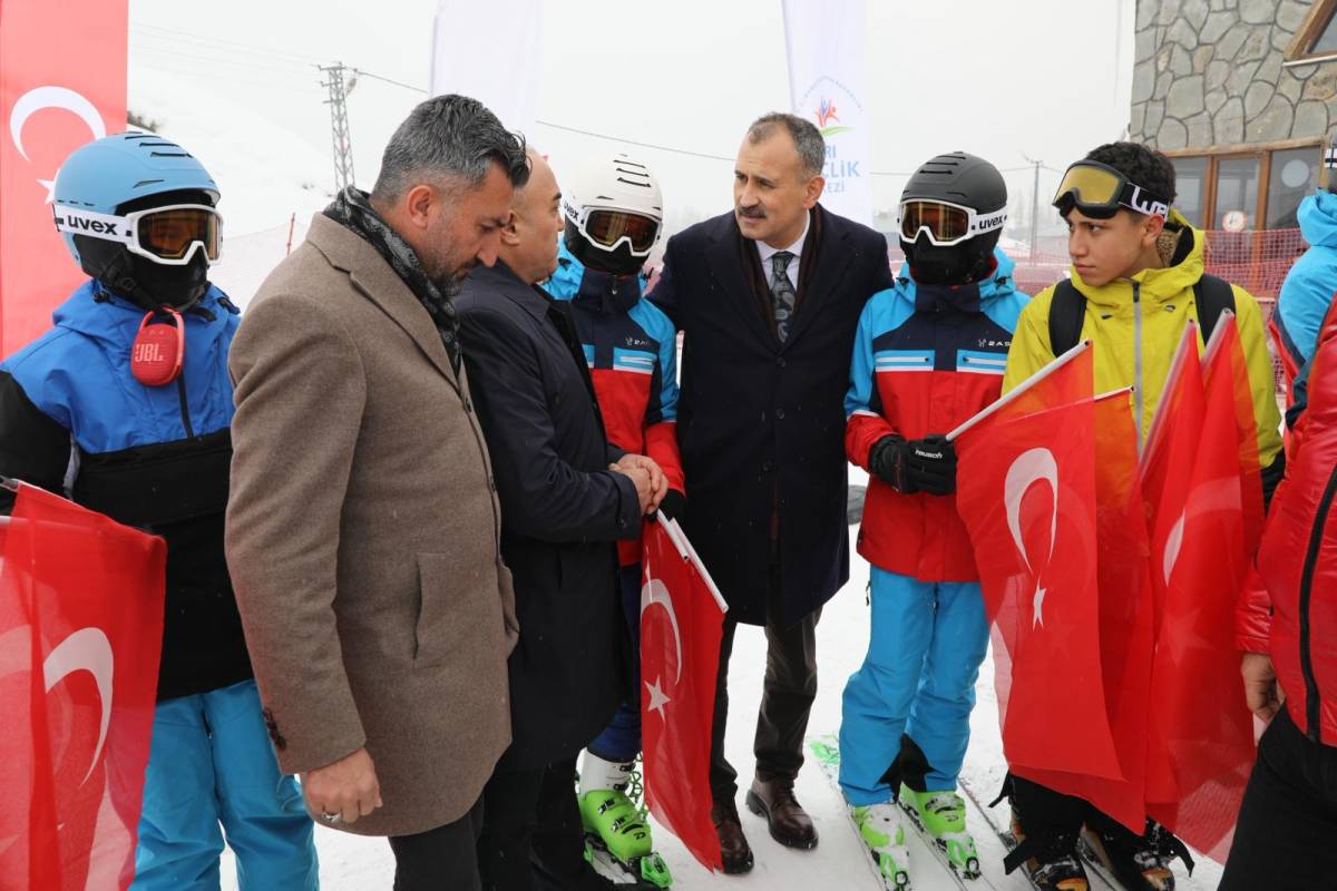 GSB Gençlik Kış Kulübü Ağrı’da Sona Erdi