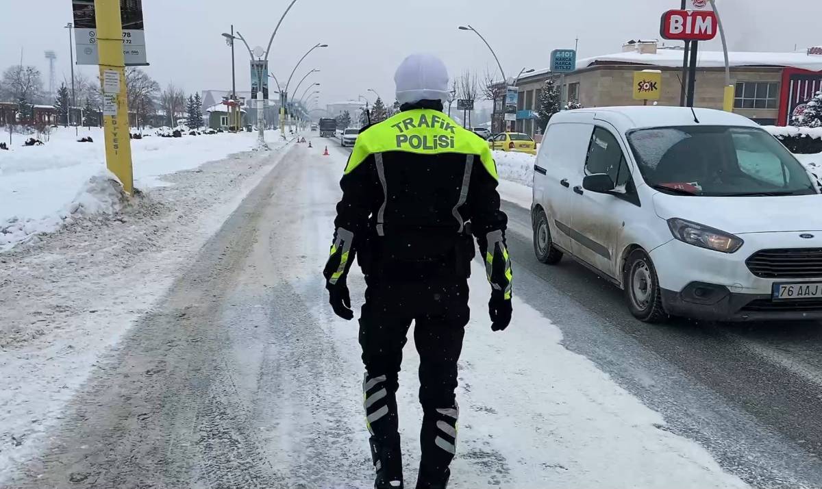 Gizli Buzlanmaya Karşı Ağrı Genelinde Trafik Uygulaması