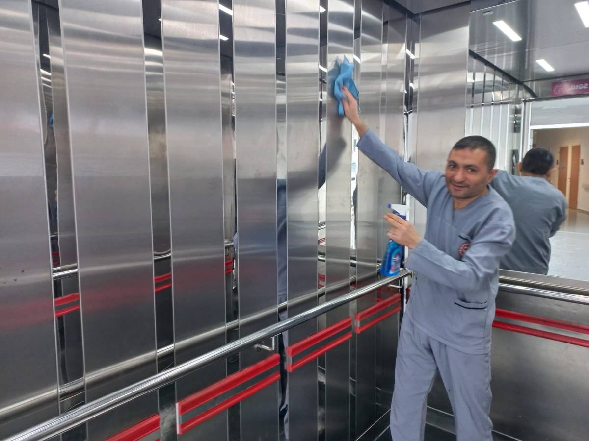 Taşdemir’in Talimatıyla Hastanede 80 Kişilik Temizlik Mesaisi