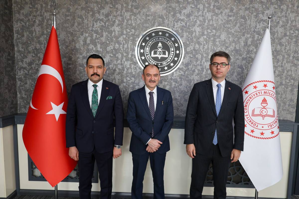 Erciş Kaymakam Karaloğlu ve Muradiye Kaymakamı Türkmenoğlu’ndan İl Milli Eğitim Müdürü Çandıroğlu’na Hayırlı Olsun Ziyareti