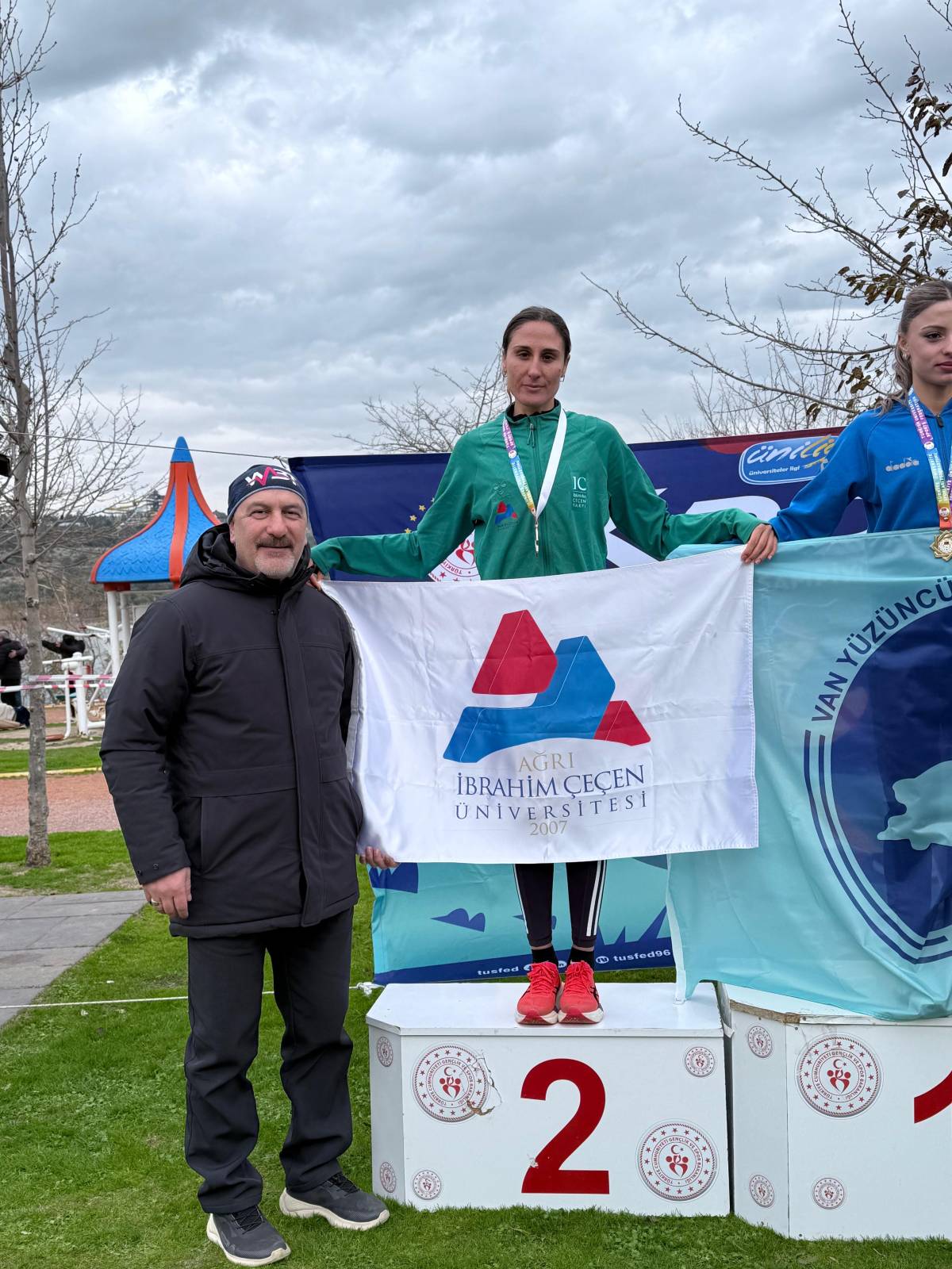 Ağrı İbrahim Çeçen Üniversitesi Kadın Kros Takımı Türkiye Şampiyonu Oldu