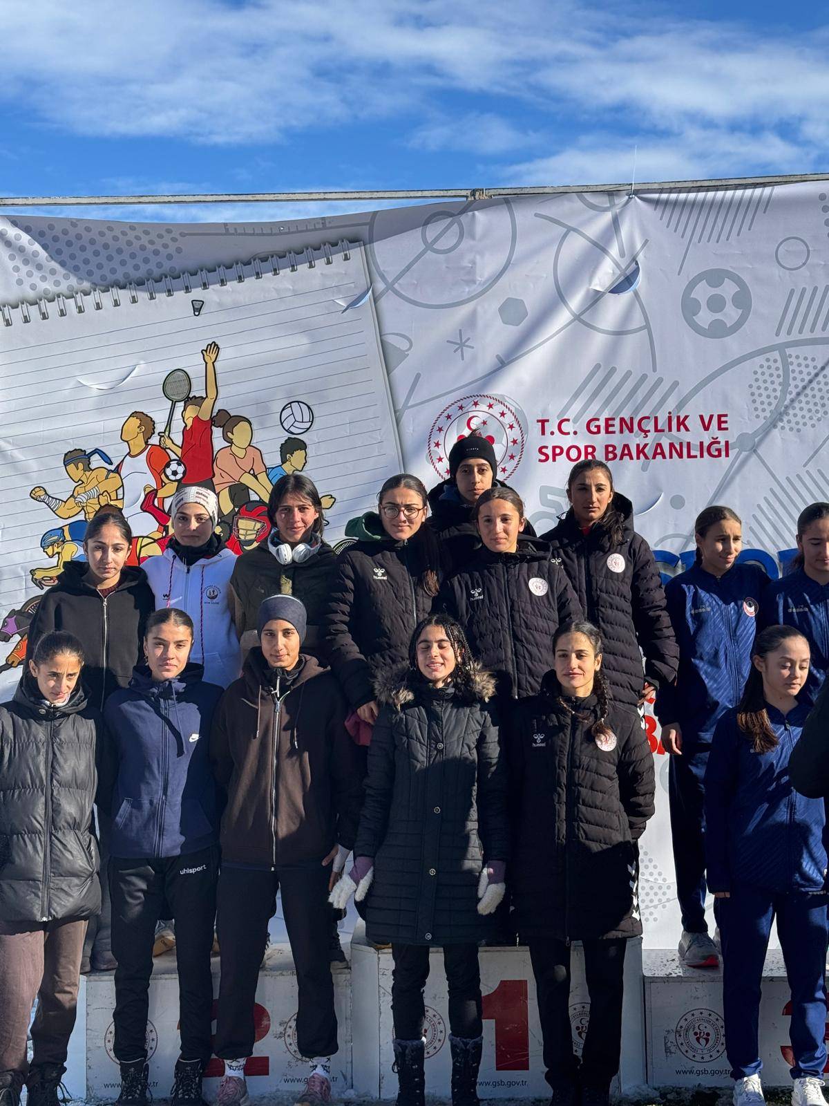 Ağrı Spor Lisesi Genç Kızlar Kros Takımı Türkiye Şampiyonası Yolunda