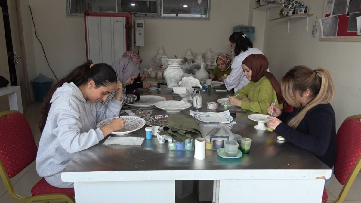 Ağrı’da kadınlar Halk Eğitimi kurslarıyla meslek sahibi oluyor