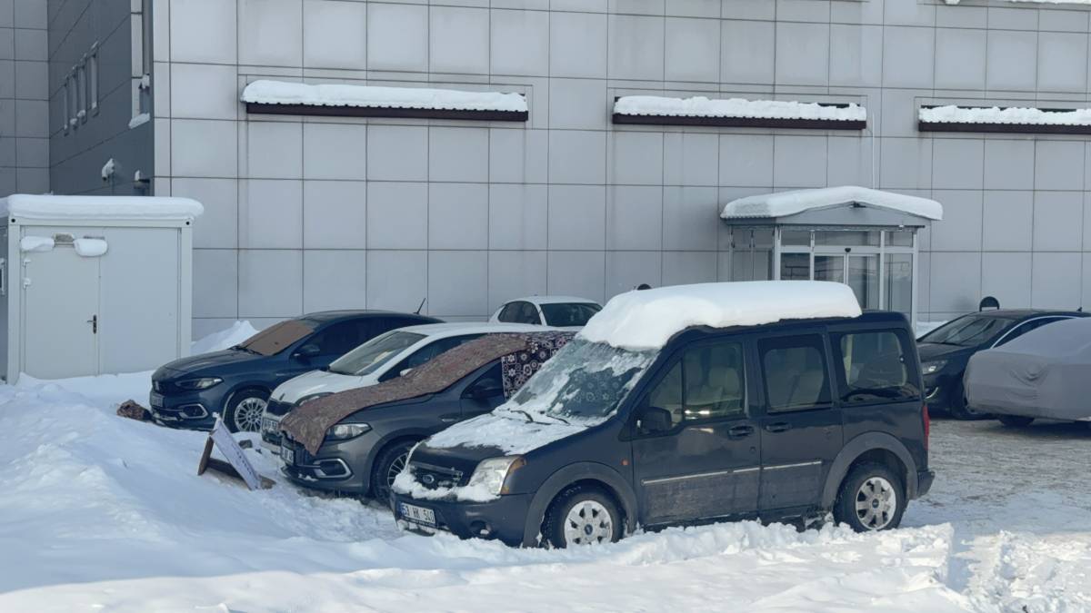 Ağrı’da Kar ve Soğuk Hava Kartpostallık Manzaralar Oluşturdu