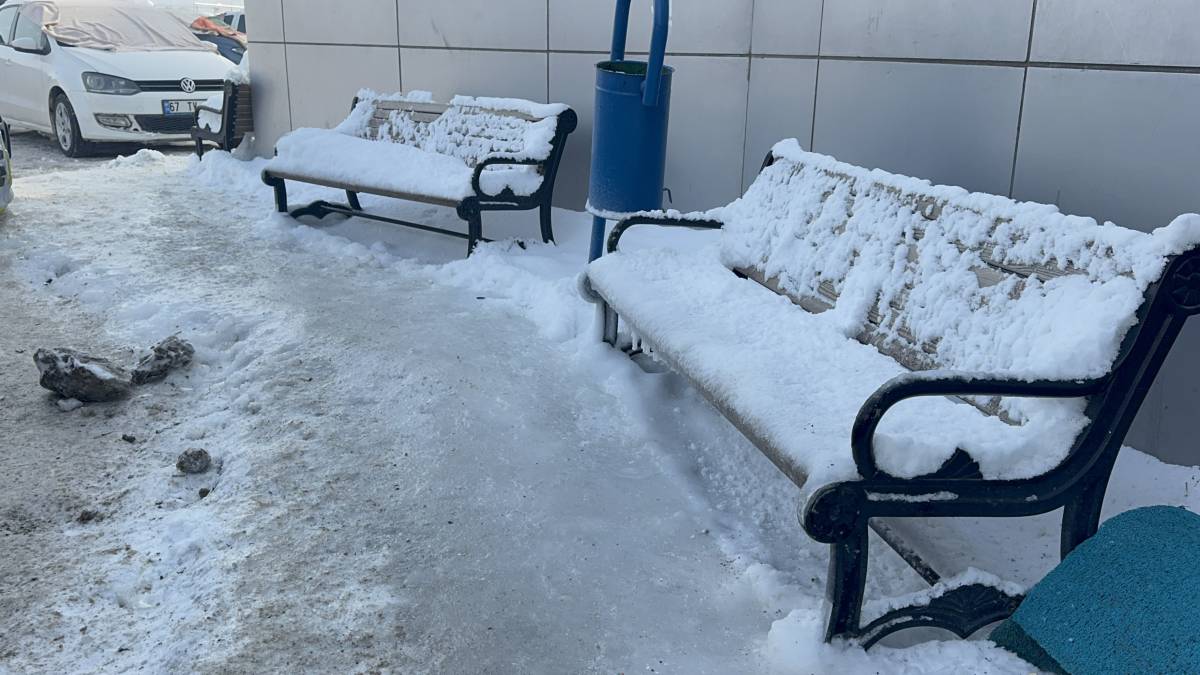 Ağrı’da Kar ve Soğuk Hava Kartpostallık Manzaralar Oluşturdu