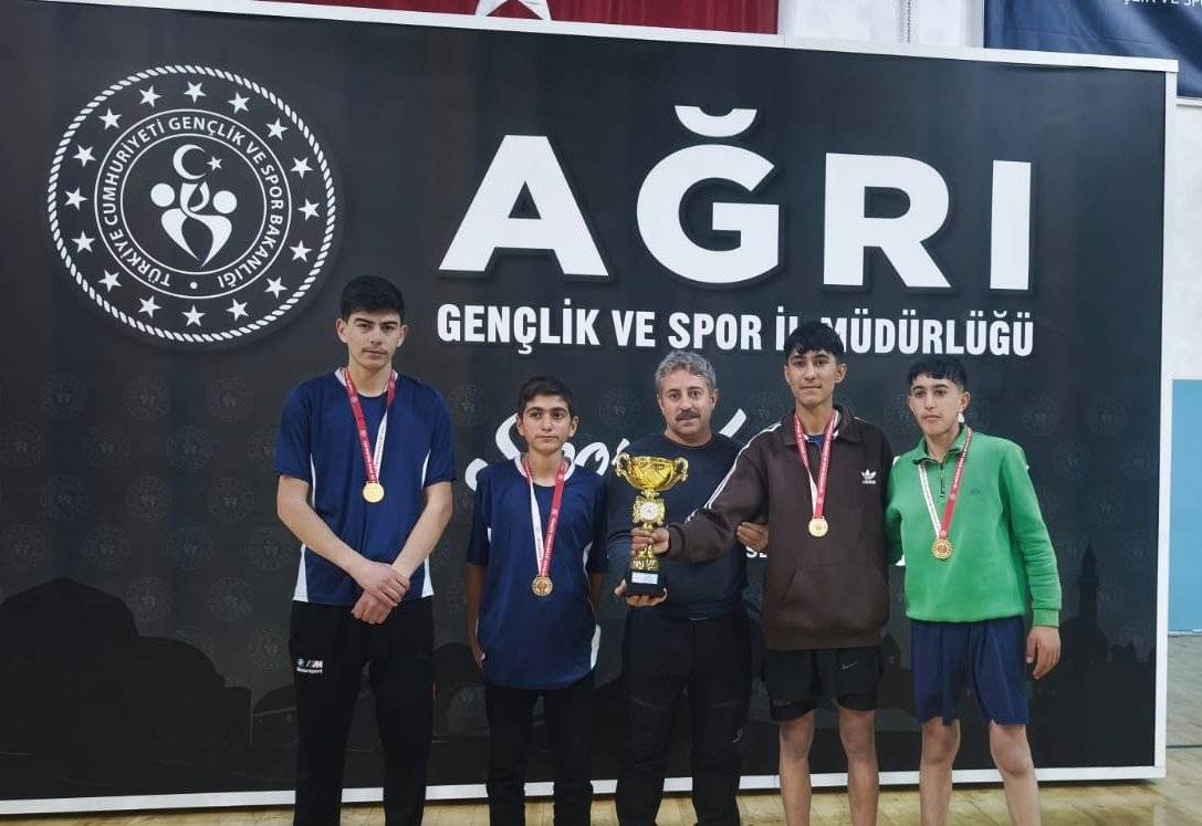 Ağrı’da Genç Sporcular Masa Tenisi İl Birinciliği İçin Yarıştı