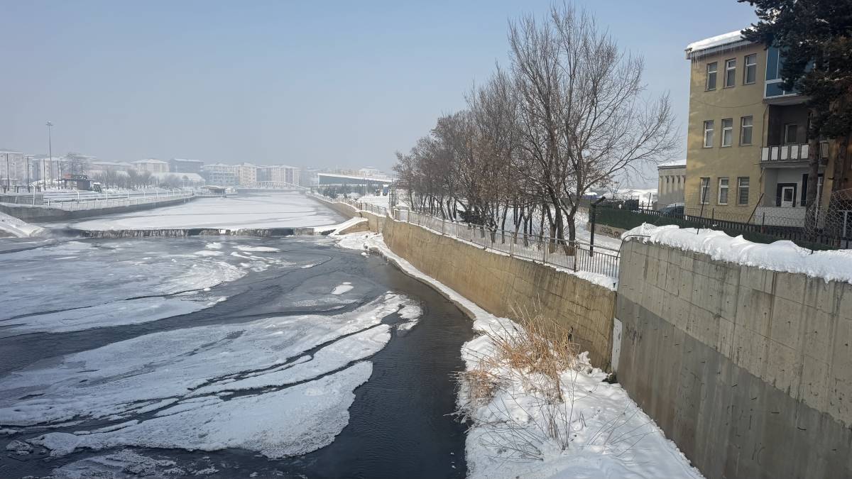 Ağrı’da Kar Manzarası Kartpostallık Görüntüler Oluşturdu