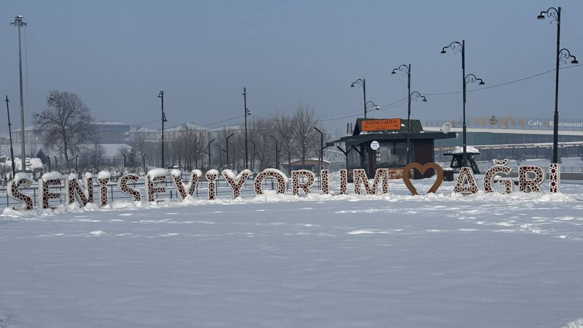 Ağrı’da Kar Manzarası Kartpostallık Görüntüler Oluşturdu