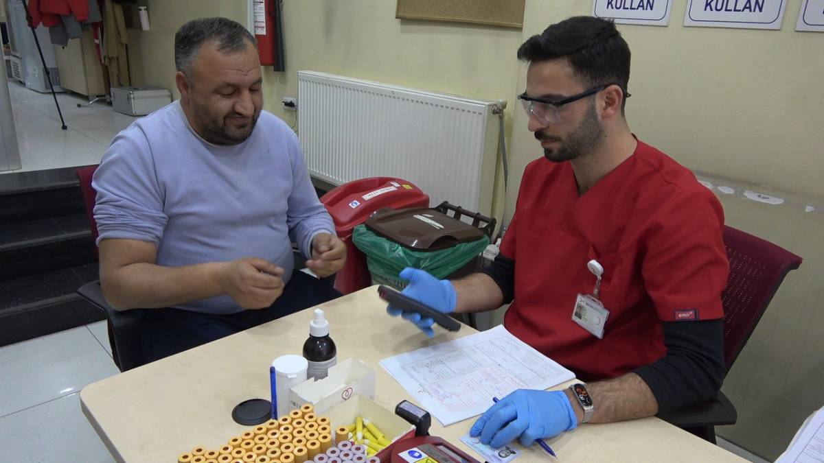 Ağrı’da görme engelli Bayram’dan insanlık dersi