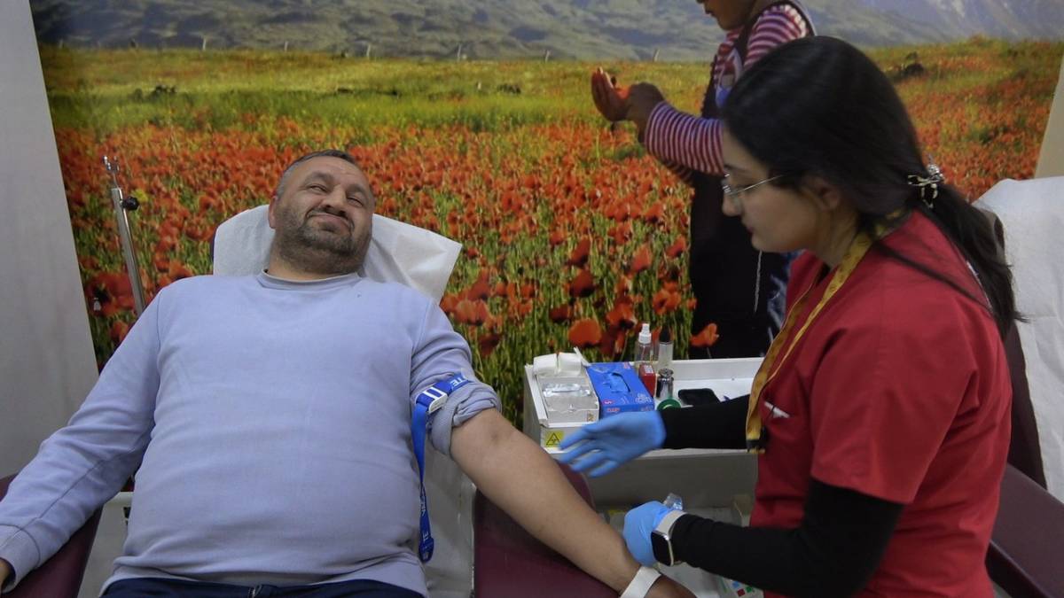 Ağrı’da görme engelli Bayram’dan insanlık dersi