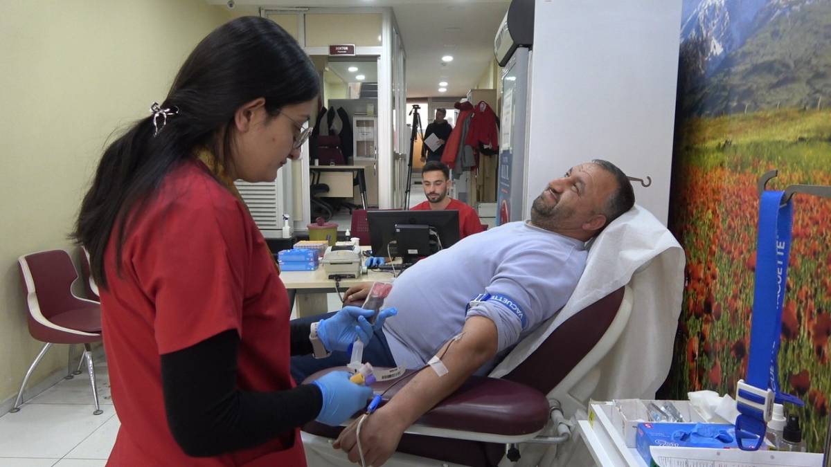 Ağrı’da görme engelli Bayram’dan insanlık dersi