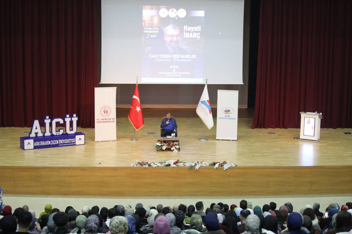 Hayati İnanç Ağrı’da edebiyat ve irfanı anlattı