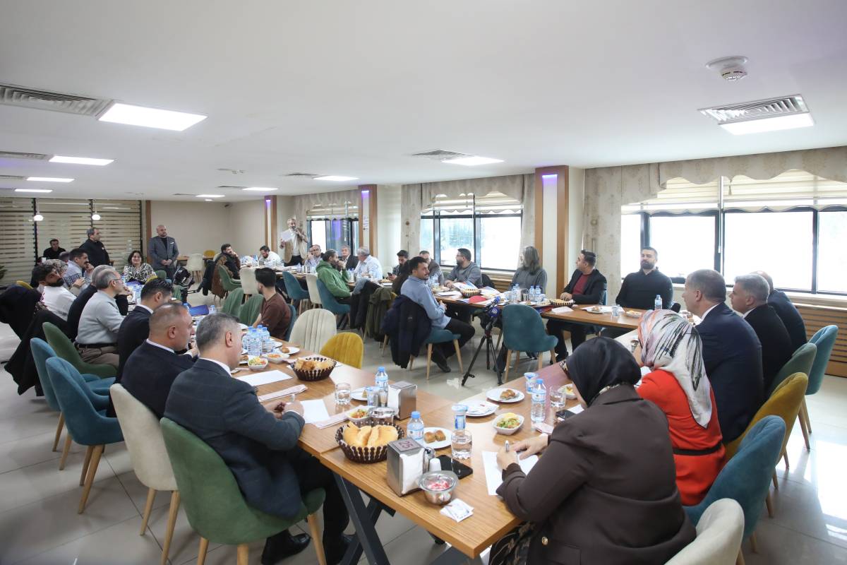 AİÇÜ Rektörü Gülçin Basın Mensuplarıyla Bir Araya Geldi